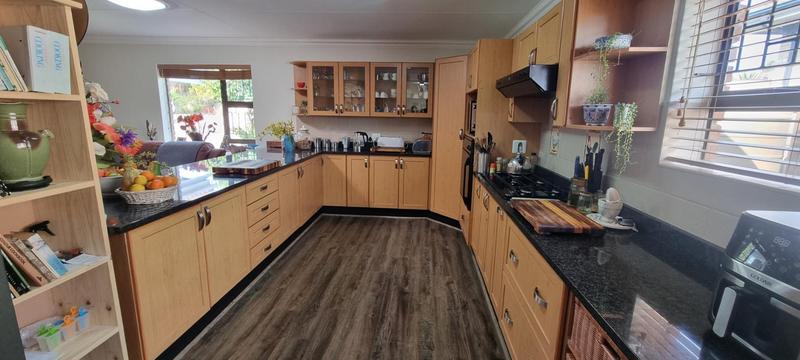 3 Bedroom Property for Sale in Fraaiuitsig Western Cape